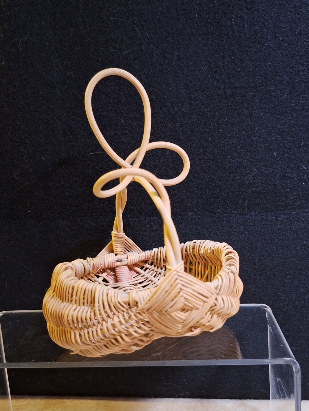 Handmade Woven Rattan Butt/Egg/Fruit Basket Twisted Handle 7.25" Boho Farmhouse